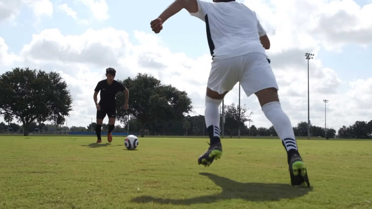 5 cách giúp tiền vệ chơi hiệu quả hơn trên sân - Wika Sports