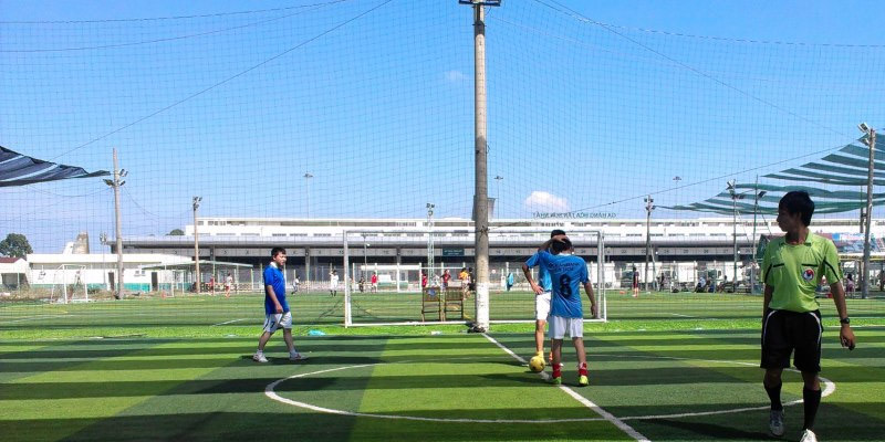 Luật bóng đá 5 người đá sân bóng cỏ nhân tạo