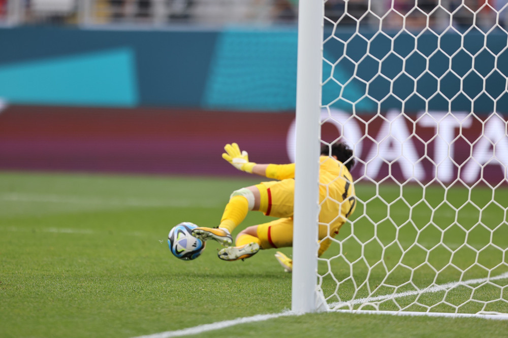 FIFA khen ngợi thủ môn Kim Thanh sau quả phạt đền | Việt Nam+ (Việt NamPlus)